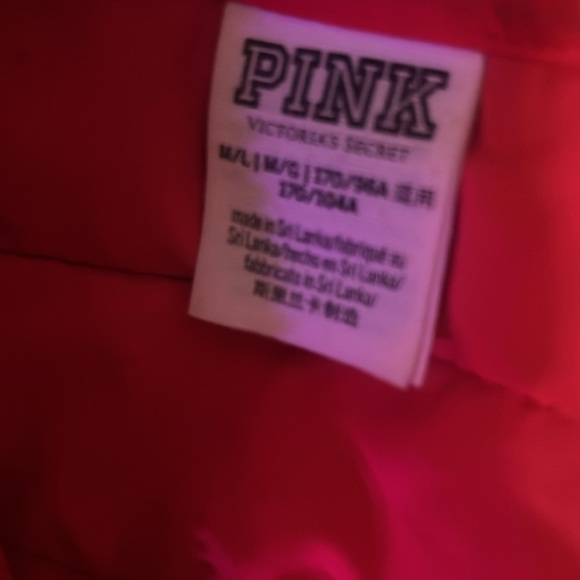 I’m selling a pullover jacket it’s. Been worn before it’s a real cute hoodie - Picture 5 of 6